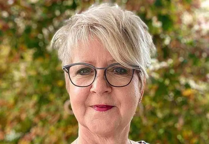 What is the best short hairstyle for over 60?