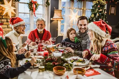 These 3 R.D.-Suggested Tips Advise on How to Handle Food During the Festive Season