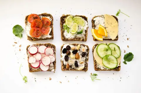What Makes a Healthy Snack? Eating the Right Thing at the Right Time
